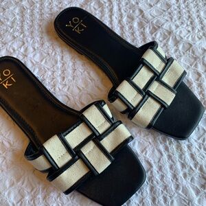 Yoki Essie Black and Cream Woven Slide Sandals